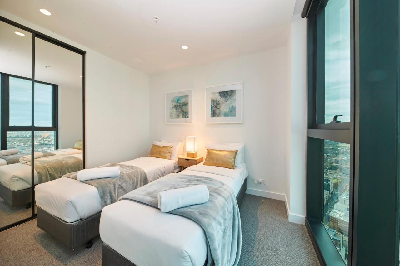 Mega Style Apartments Victoria One Melbourne Exterior photo