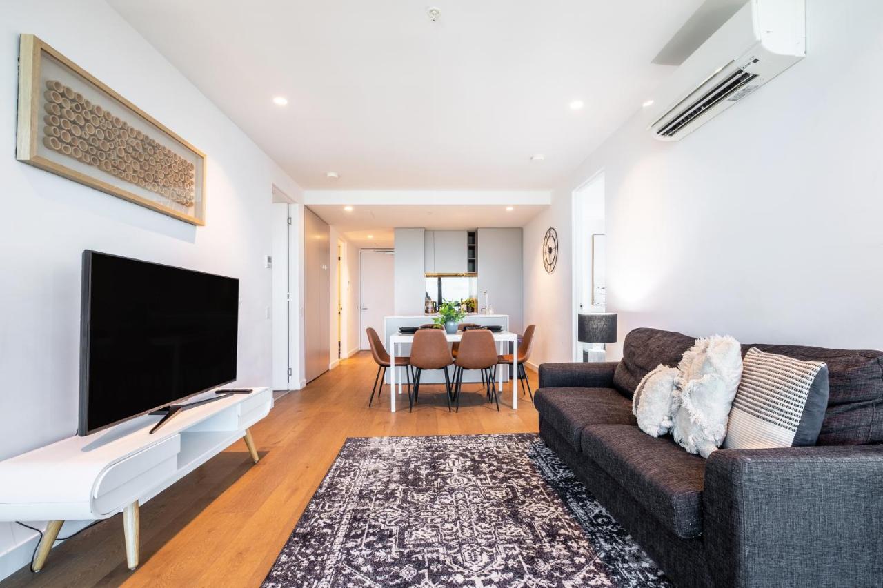 Mega Style Apartments Victoria One Melbourne Exterior photo