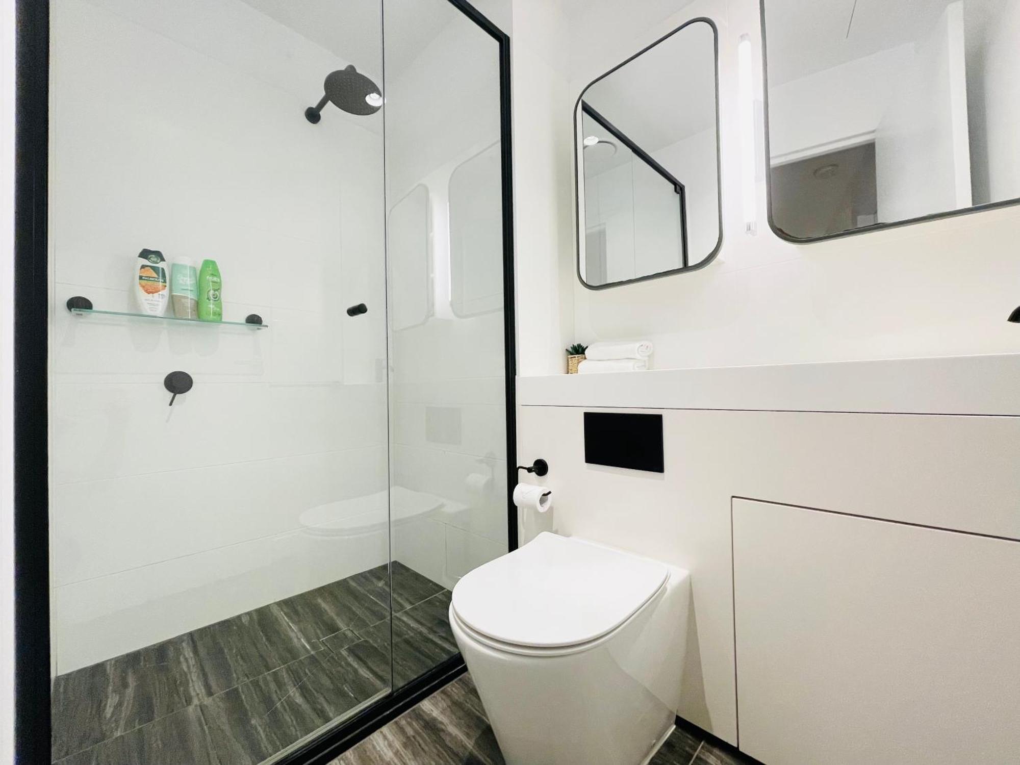 Mega Style Apartments Victoria One Melbourne Exterior photo
