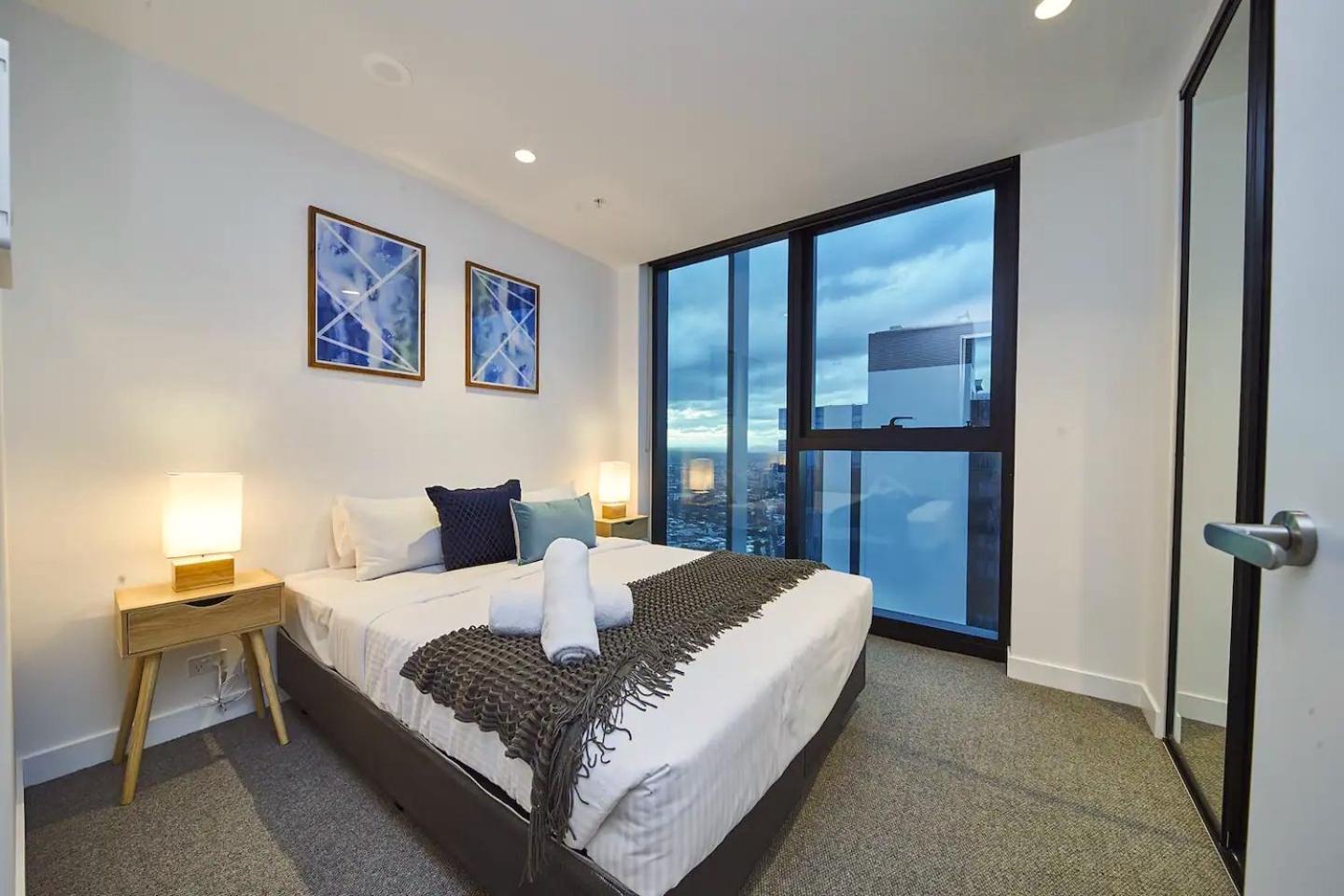 Mega Style Apartments Victoria One Melbourne Room photo