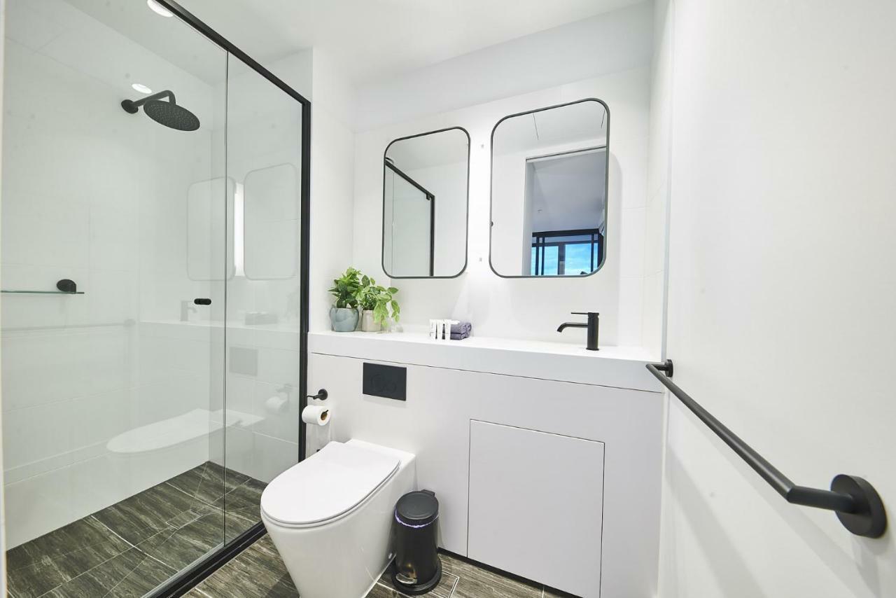 Mega Style Apartments Victoria One Melbourne Exterior photo